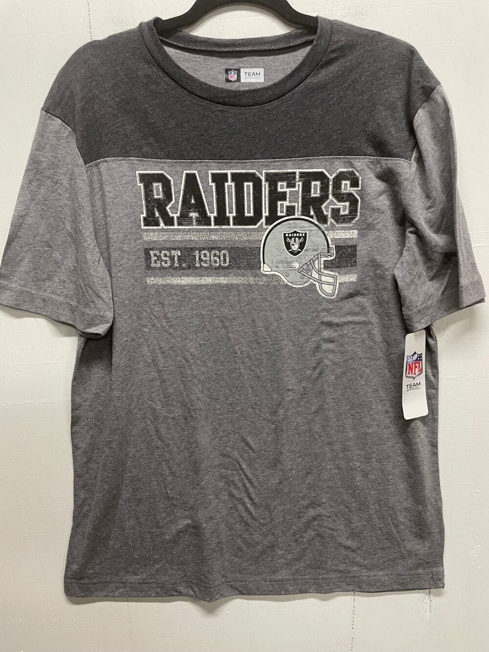 NFL Team Apparel Raider's Men's T-Shirt Size Large Football New With Tags